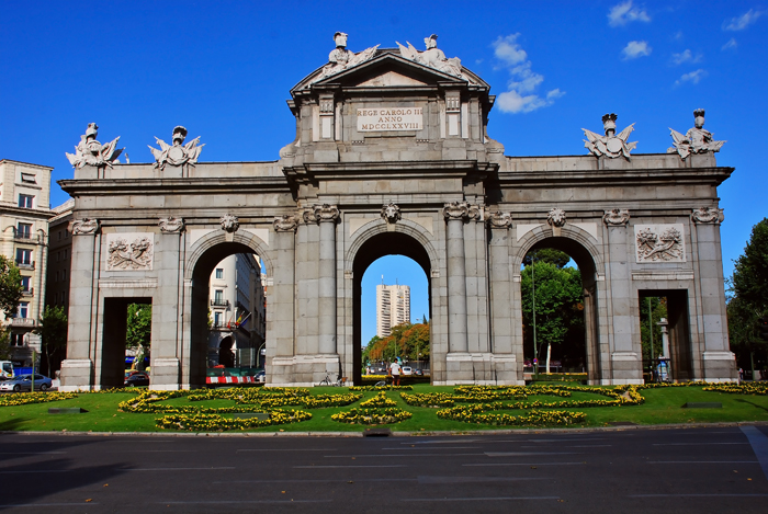 MadridFlash - he Puerta de Alcalá is one of Madrid