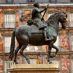 Plaza Mayor, Madrid: A Comprehensive Guide to Its History, Attractions, and Experiences